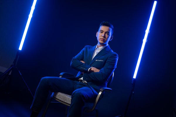 Nodirbek Abdusattorov